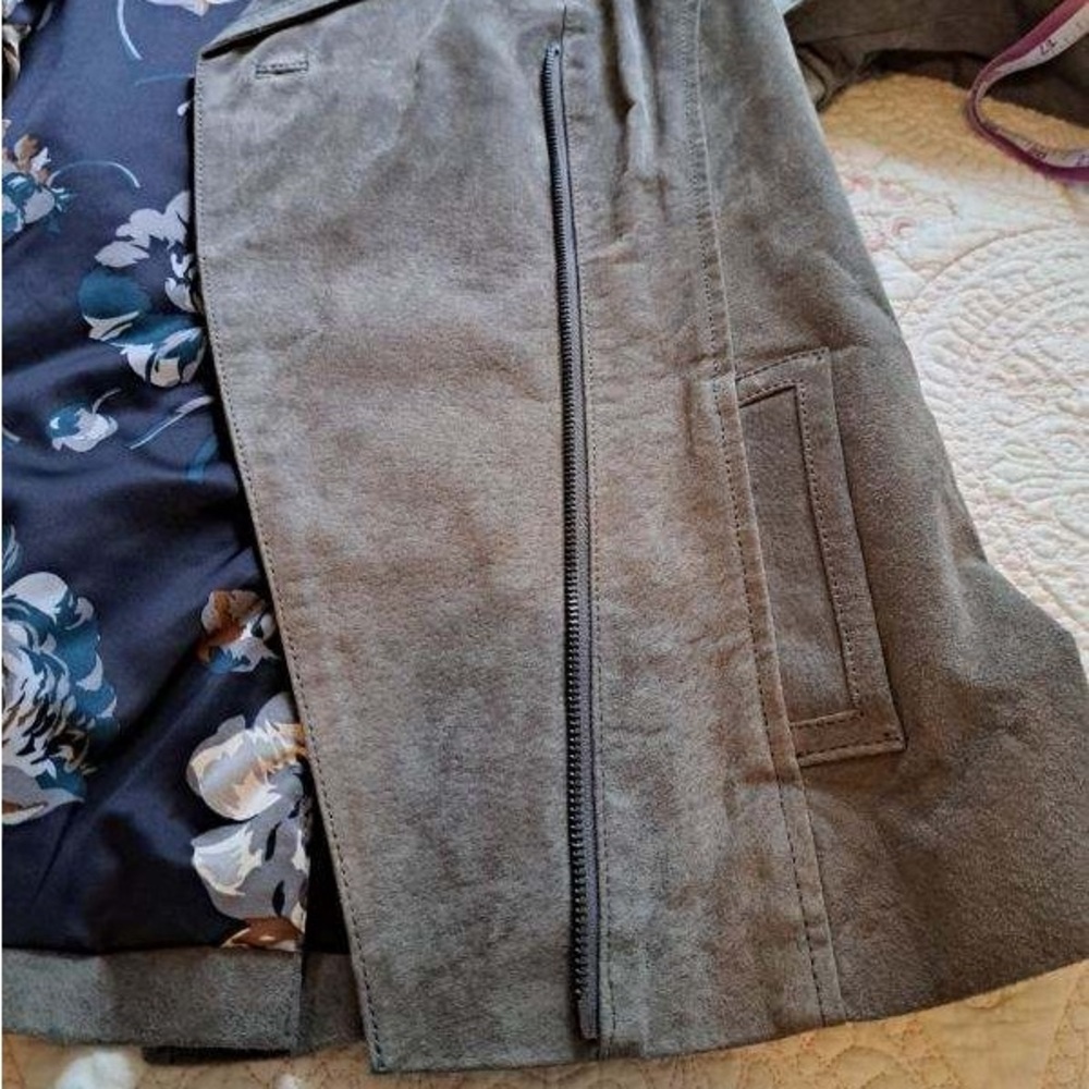 Women's Suede Leather Taupe Jacket - Picture 8 of 11